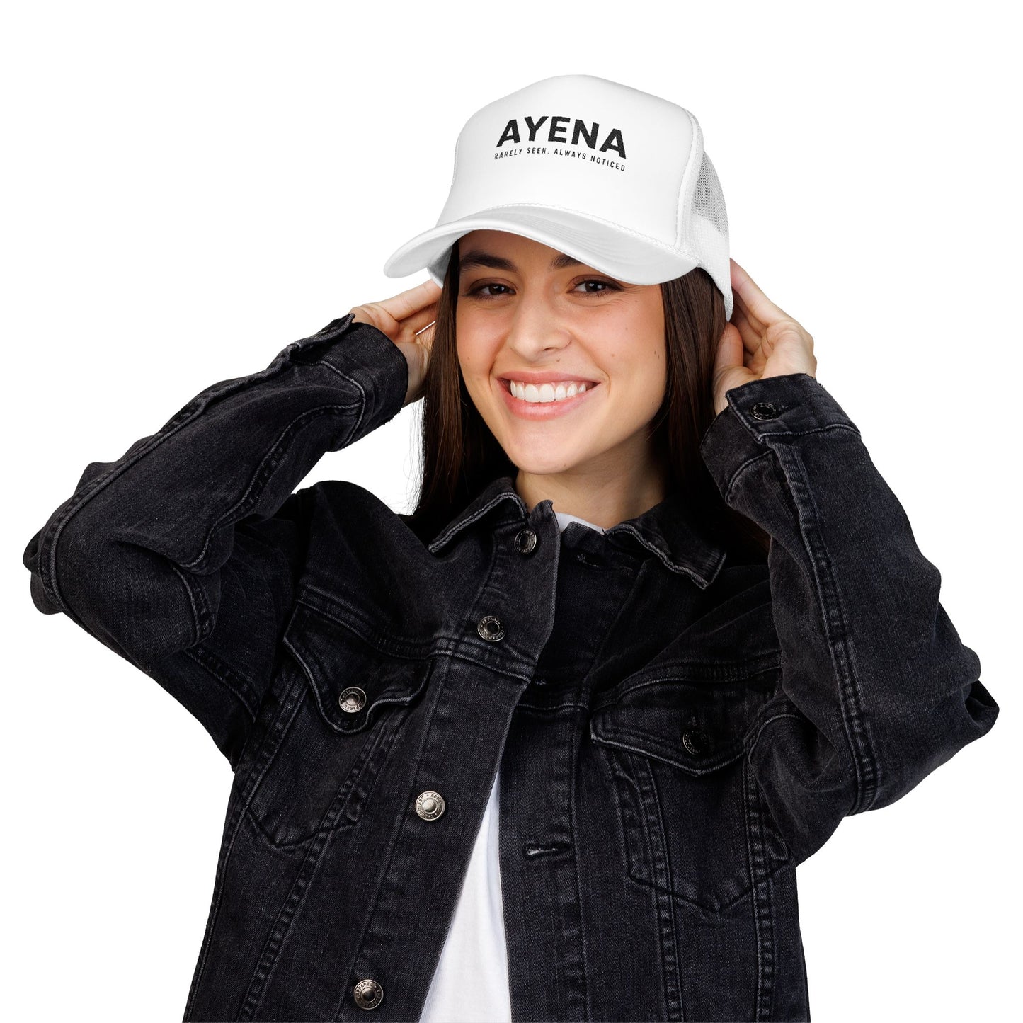 Gorra Trucker Ayena — Gorra de espuma y malla 'Raramente vista, siempre notada'
